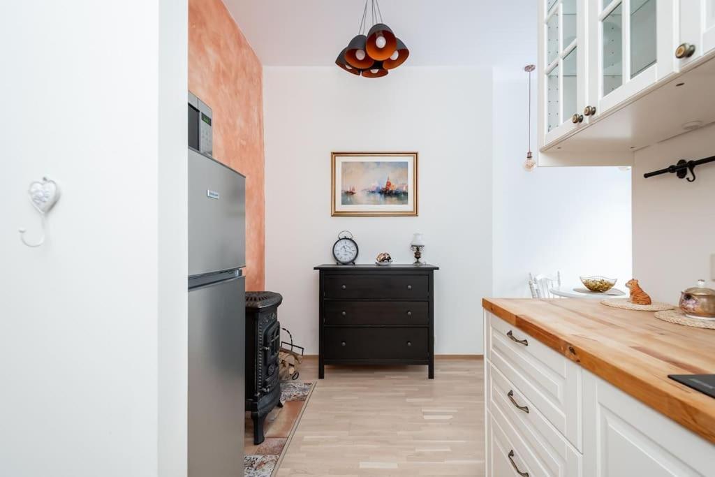 Cozy Studio Apartment Tallinn Buitenkant foto